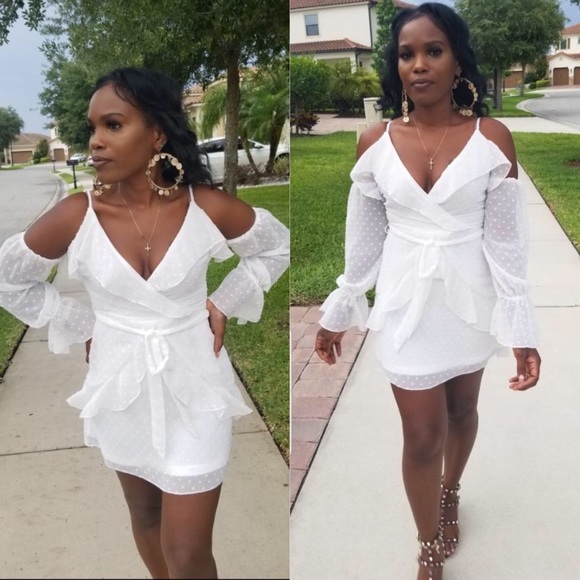 White mini dress. Price firm - Picture 3 of 3